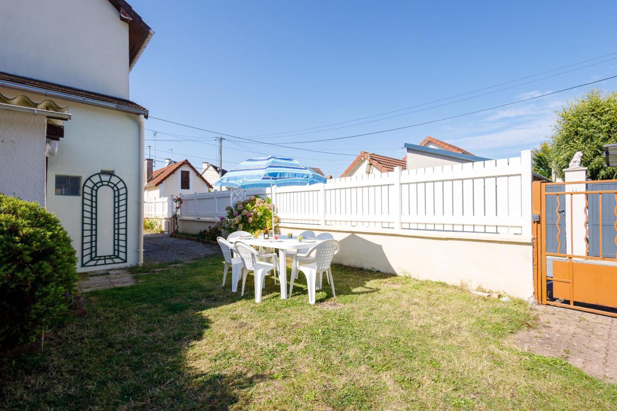 La Maison Cabourgeaise Proche Mer Extérieur photo